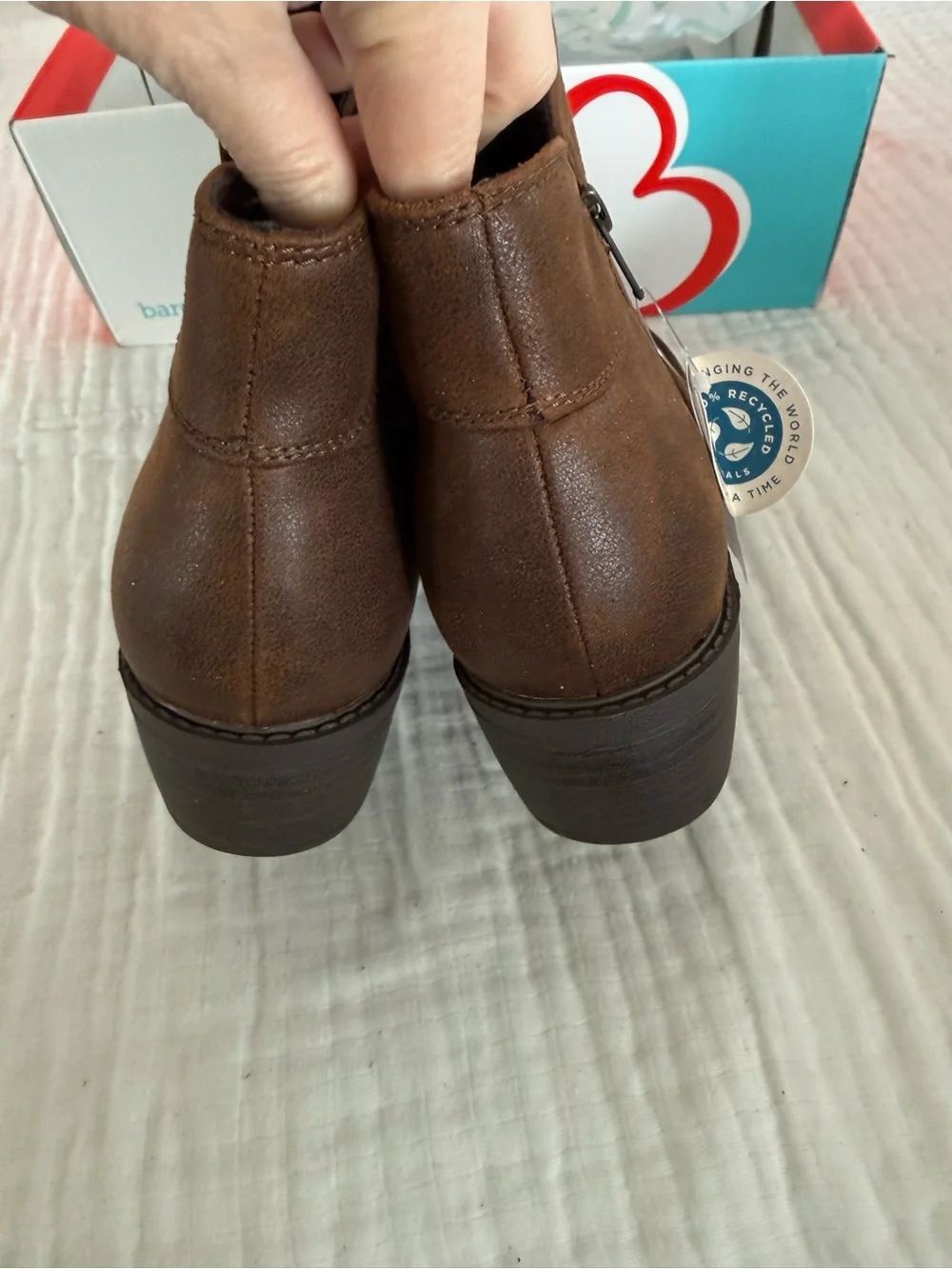 NWT BareTraps Sam Bootie Size 8 Wide
